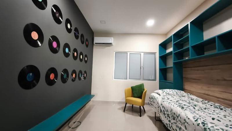 2-storey Terraced House for Sale in Bandar Baru Kundang (Rawang) - Kelvin Lu - Bedroom - PropertyGuru.com.my