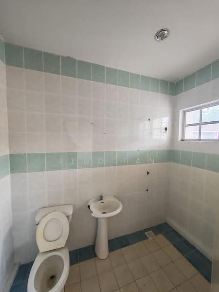 2-storey Terraced House for Sale in Kuching (Sarawak) - Jeno Tan - Bathroom - PropertyGuru.com.my