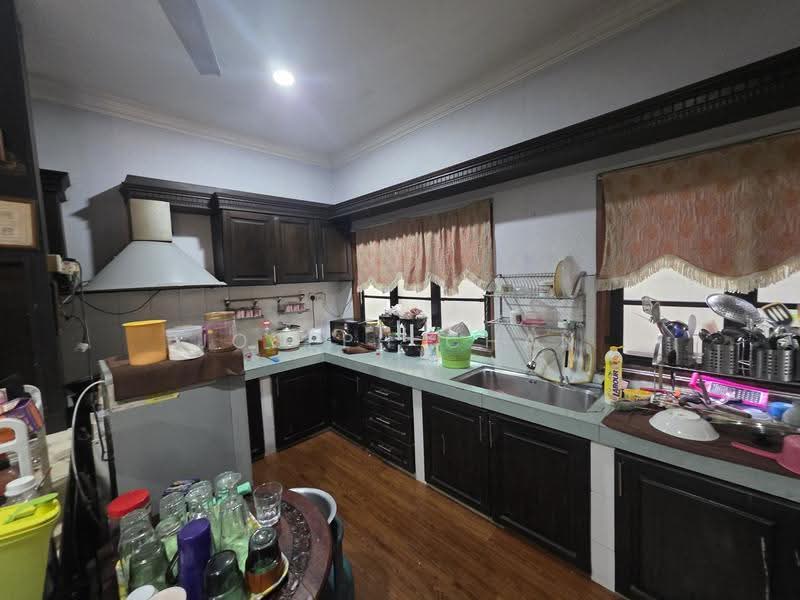 Semi-Detached House for Sale in Seksyen 7 (Shah Alam) - Joseph Chan - Kitchen - PropertyGuru.com.my