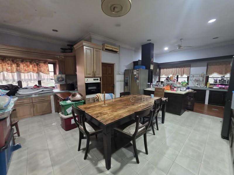 Semi-Detached House for Sale in Seksyen 7 (Shah Alam) - Joseph Chan - Kitchen - PropertyGuru.com.my