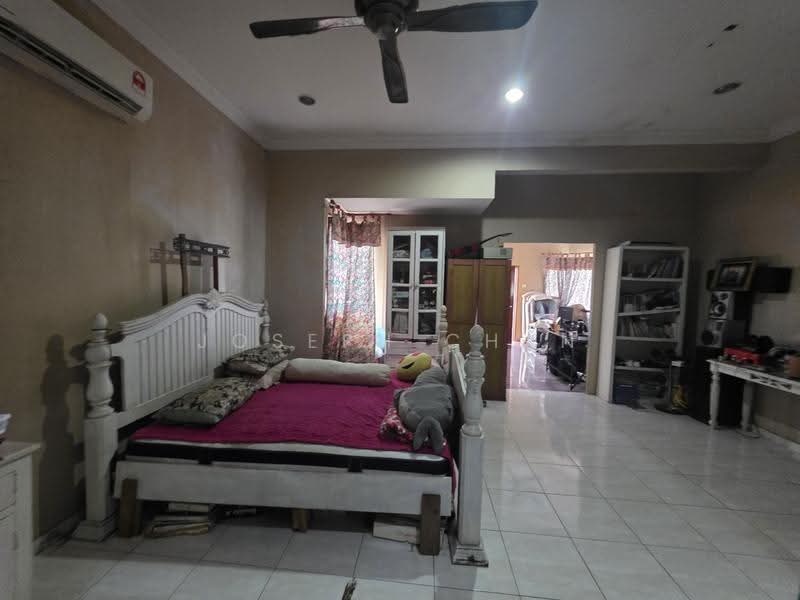 Semi-Detached House for Sale in Seksyen 7 (Shah Alam) - Joseph Chan - Bedroom - PropertyGuru.com.my