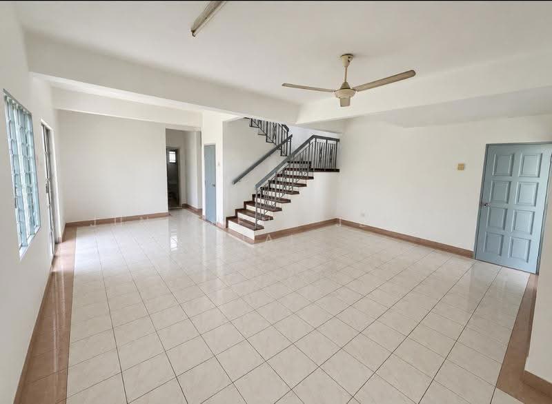 Terraced House for Sale in Kota Kemuning (Shah Alam) - Jun Sheng Jerry Lai - Living Room - PropertyGuru.com.my