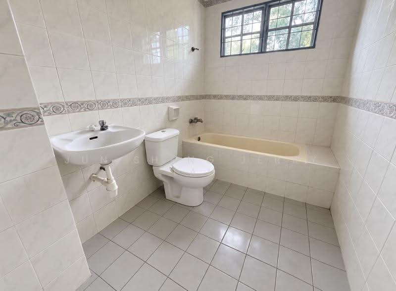 Terraced House for Sale in Kota Kemuning (Shah Alam) - Jun Sheng Jerry Lai - Bathroom - PropertyGuru.com.my