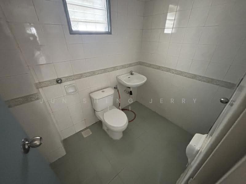 Terraced House for Sale in Kota Kemuning (Shah Alam) - Jun Sheng Jerry Lai - Bathroom - PropertyGuru.com.my
