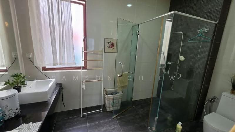 Rumah Teres untuk Dijual di Temasya Glenmarie (Glenmarie) - Samson Chiew - Bathroom - PropertyGuru.com.my