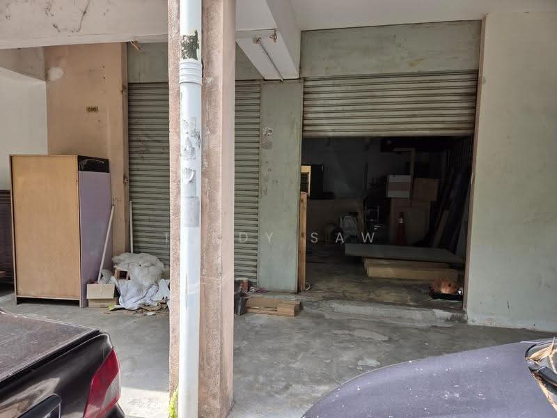Kedai untuk Dijual di Pusat Bandar Putra Permai (Seri Kembangan) - Teddy Saw - PropertyGuru.com.my
