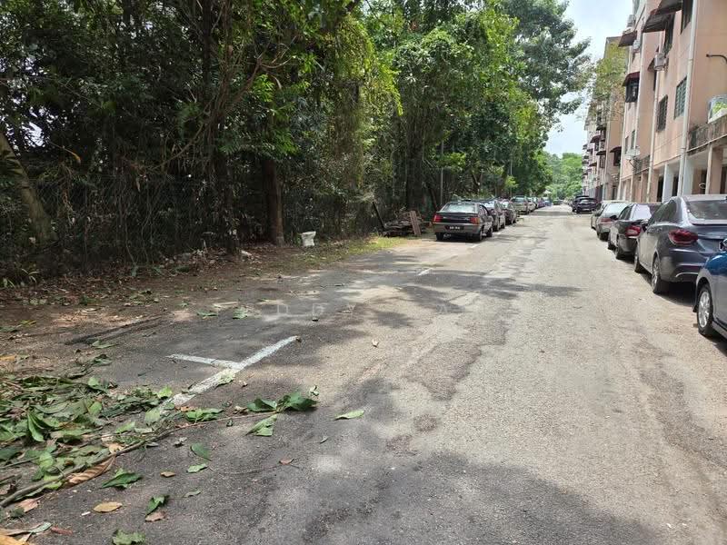 Kedai untuk Dijual di Pusat Bandar Putra Permai (Seri Kembangan) - Teddy Saw - PropertyGuru.com.my
