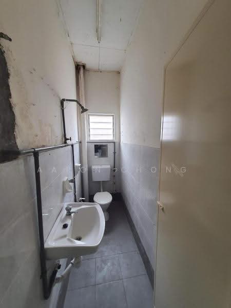 Rumah Teres 2-Tingkat untuk Dijual di Seri Kembangan (Selangor) - Aaron Chong - Bathroom - PropertyGuru.com.my