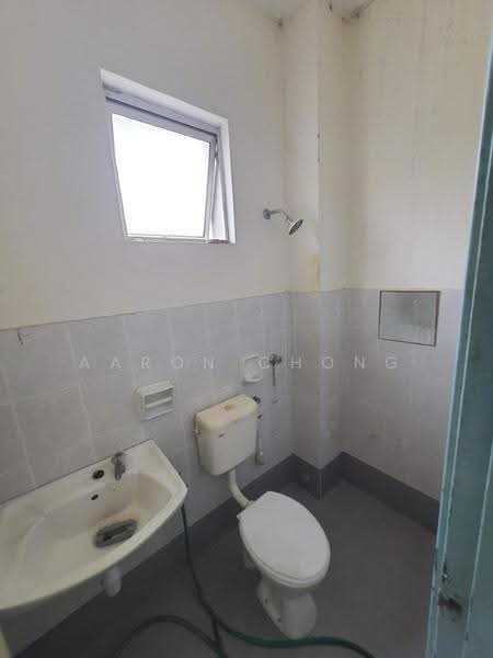 Rumah Teres 2-Tingkat untuk Dijual di Seri Kembangan (Selangor) - Aaron Chong - Bathroom - PropertyGuru.com.my