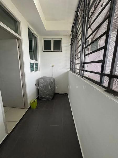 Pangsapuri untuk Disewa di P'residen - Emily Hau - Balcony - PropertyGuru.com.my
