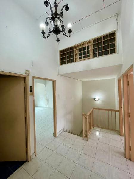2-storey Terraced House for Sale in Taman Sungai Besi Indah (Seri Kembangan) - Jessica Lim - Corridor - PropertyGuru.com.my