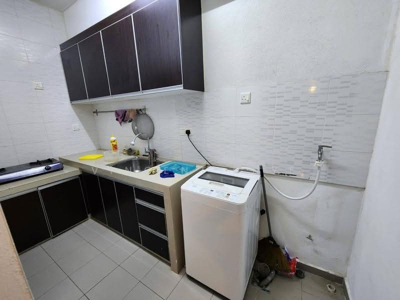 Condominium for Rent at The Zest @ Kinrara 9 - Vincent Chye - Kitchen - PropertyGuru.com.my