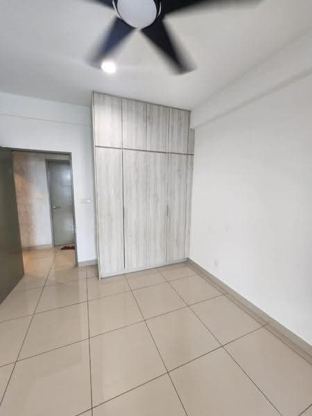 Kediaman Servis untuk Dijual di LakePark Residence @ KL North - Roman Yap - Bedroom - PropertyGuru.com.my