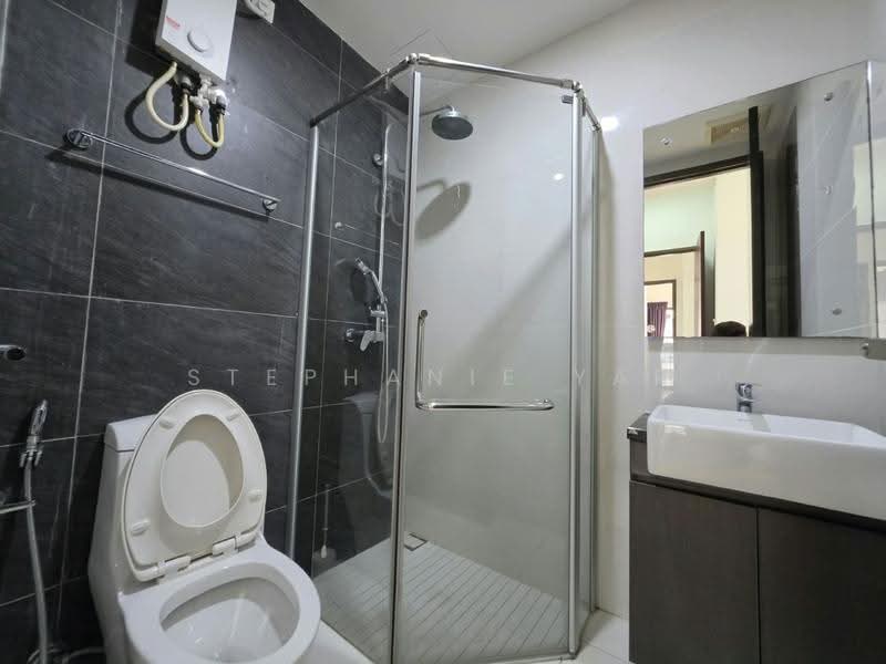 Kondominium untuk Disewa di Bay Point @ Country Garden Danga Bay - Stephanie Yap - Bathroom - PropertyGuru.com.my
