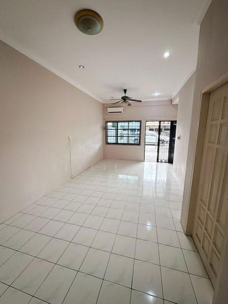 1-storey Terraced House for Sale in Batu Kawa (Kuching) - Leslie Loi - Living Room - PropertyGuru.com.my