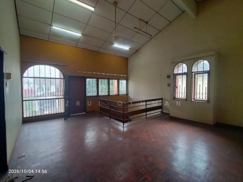 Bungalow House for Sale in Taman Guru Melayu (Seremban) - Azrul Othman - Living Room - PropertyGuru.com.my