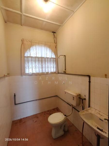 Bungalow House for Sale in Taman Guru Melayu (Seremban) - Azrul Othman - Bathroom - PropertyGuru.com.my