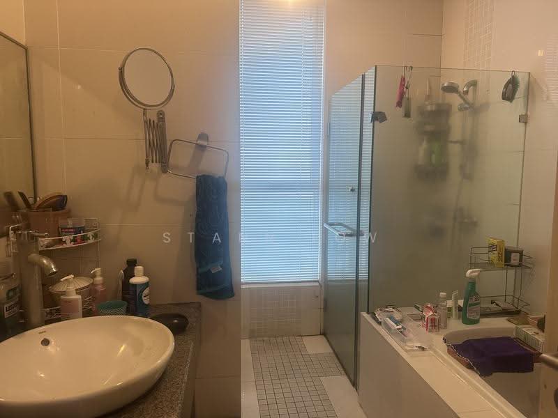 Kondominium untuk Dijual di Kiaramas Ayuria - Stann Low - Bathroom - PropertyGuru.com.my