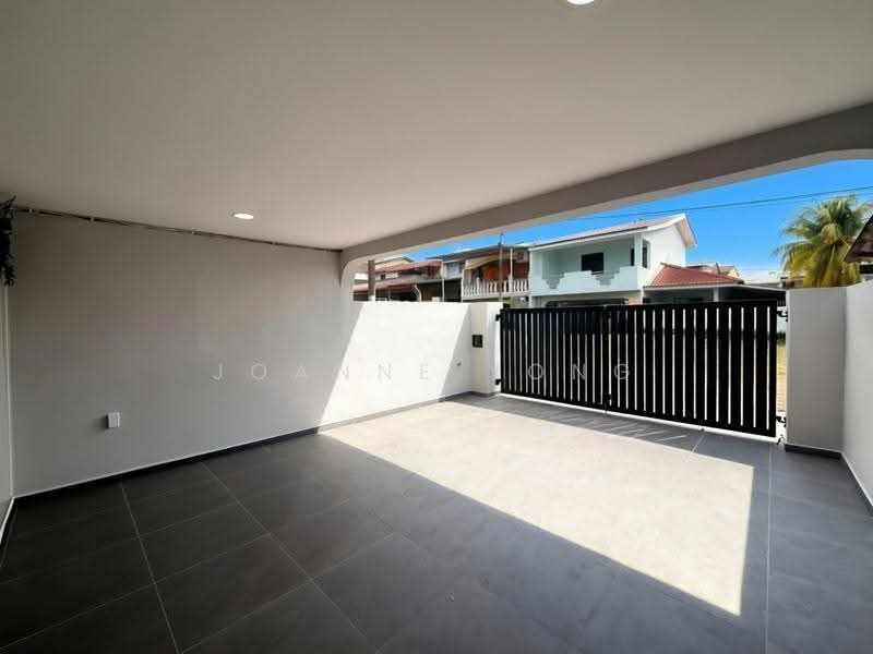 Rumah Teres 2-Tingkat untuk Dijual di Plentong (Johor) - Joanne Yong - Car Park - PropertyGuru.com.my