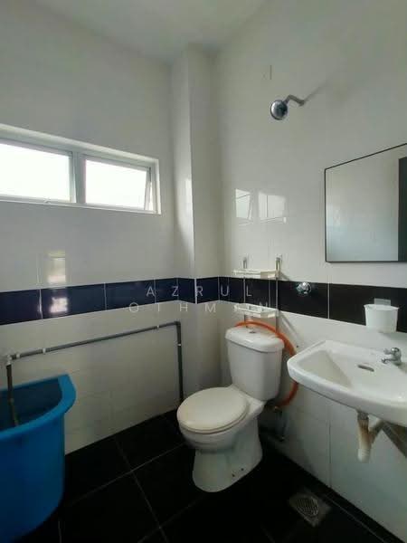 Semi-Detached House for Sale in Port Dickson (Negeri Sembilan) - Azrul Othman - Bathroom - PropertyGuru.com.my
