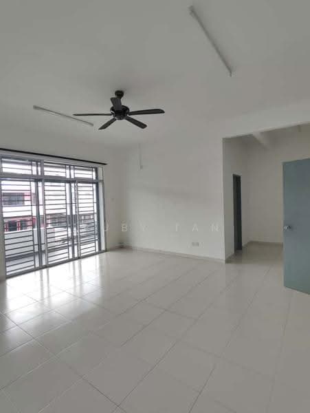 2-storey Terraced House for Sale in Bandar Putra Kulai (Kulai) - Ruby Tan - Living Room - PropertyGuru.com.my
