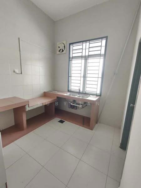 2-storey Terraced House for Sale in Bandar Putra Kulai (Kulai) - Ruby Tan - Kitchen - PropertyGuru.com.my