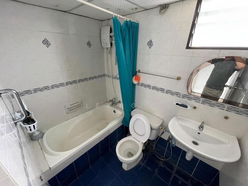 Condominium for Rent at E-Park Condominium - Leong . - Bathroom - PropertyGuru.com.my