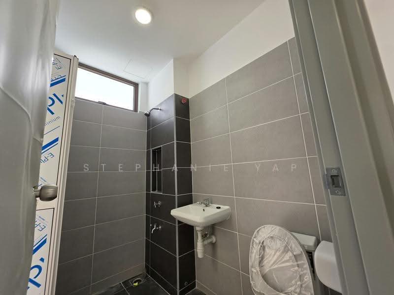 Rumah Teres untuk Disewa di Skudai (Johor) - Stephanie Yap - Bathroom - PropertyGuru.com.my