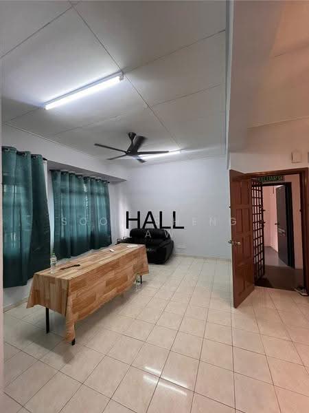 Rumah Flat untuk Disewa di Hata Square - Soon Sheng Law - Living Room - PropertyGuru.com.my