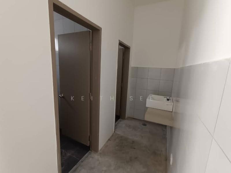 Shop for Rent in Kajang (Selangor) - Keith See - Bathroom - PropertyGuru.com.my