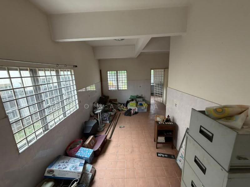 Rumah Teres untuk Dijual di Bandar Country Homes (Rawang) - Roman Yap - PropertyGuru.com.my