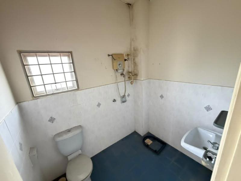 Rumah Teres untuk Dijual di Bandar Country Homes (Rawang) - Roman Yap - PropertyGuru.com.my