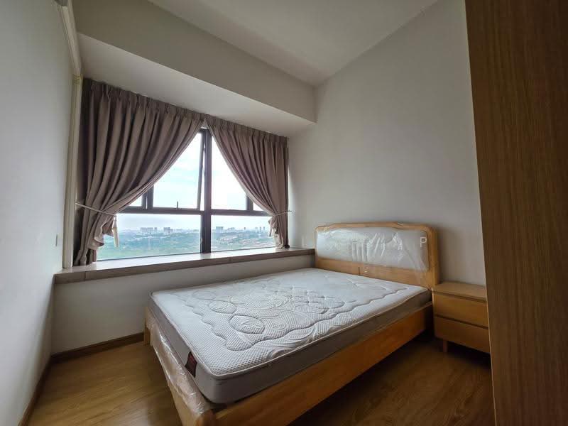 Condominium for Rent at Bay Point @ Country Garden Danga Bay - Stephanie Yap - Bedroom - PropertyGuru.com.my