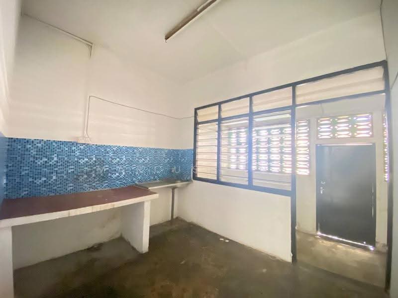 1-storey Terraced House for Sale in Taman Canning (Ipoh) - Marcus Seng - Kitchen - PropertyGuru.com.my