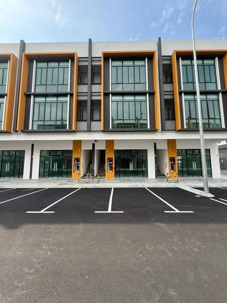 Shop / Office for Rent in Bandar Baru Permas Jaya (Permas Jaya) - Fong Lik - Exterior - PropertyGuru.com.my
