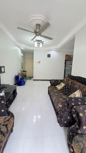 Pangsapuri untuk Dijual di Vista Pinggiran Apartment - ITA AHMAT - Living Room - PropertyGuru.com.my