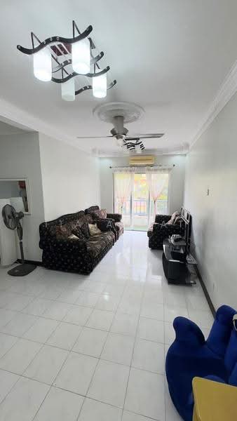 Pangsapuri untuk Dijual di Vista Pinggiran Apartment - ITA AHMAT - Living Room - PropertyGuru.com.my