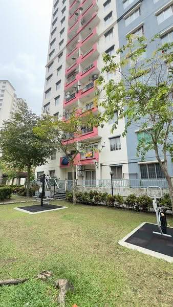 Pangsapuri untuk Dijual di Vista Pinggiran Apartment - ITA AHMAT - Exterior - PropertyGuru.com.my