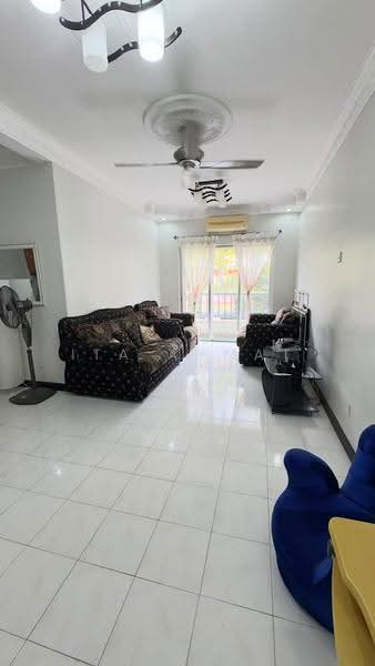 Pangsapuri untuk Dijual di Vista Pinggiran Apartment - ITA AHMAT - Living Room - PropertyGuru.com.my