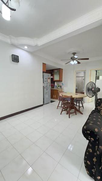 Pangsapuri untuk Dijual di Vista Pinggiran Apartment - ITA AHMAT - Living Room - PropertyGuru.com.my