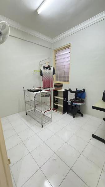 Pangsapuri untuk Dijual di Vista Pinggiran Apartment - ITA AHMAT - Study - PropertyGuru.com.my
