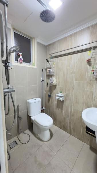 Pangsapuri untuk Dijual di Vista Pinggiran Apartment - ITA AHMAT - Bathroom - PropertyGuru.com.my