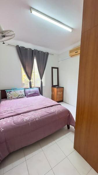 Pangsapuri untuk Dijual di Vista Pinggiran Apartment - ITA AHMAT - Bedroom - PropertyGuru.com.my