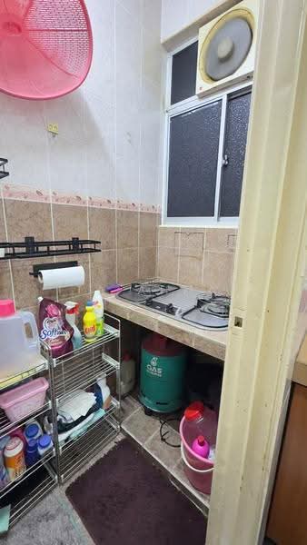 Pangsapuri untuk Dijual di Vista Pinggiran Apartment - ITA AHMAT - Kitchen - PropertyGuru.com.my