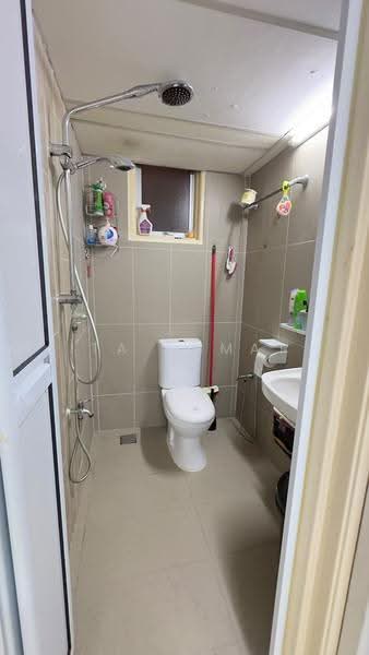 Pangsapuri untuk Dijual di Vista Pinggiran Apartment - ITA AHMAT - Bathroom - PropertyGuru.com.my