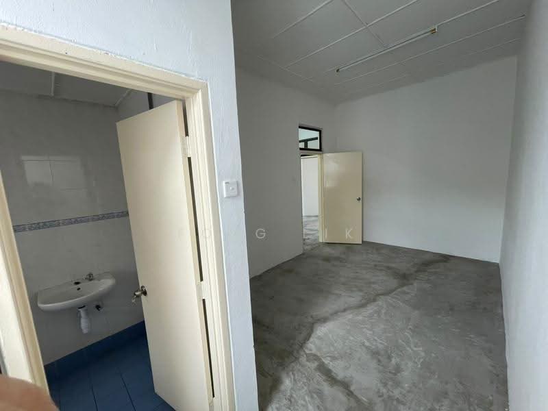 2-storey Terraced House for Sale in Taman Kulai Utama (Kulai) - Fong Lik - PropertyGuru.com.my