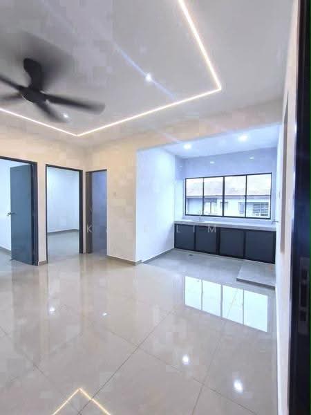Rumah Flat untuk Dijual di Bandar Selesa Jaya - Karl Lim - Living Room - PropertyGuru.com.my