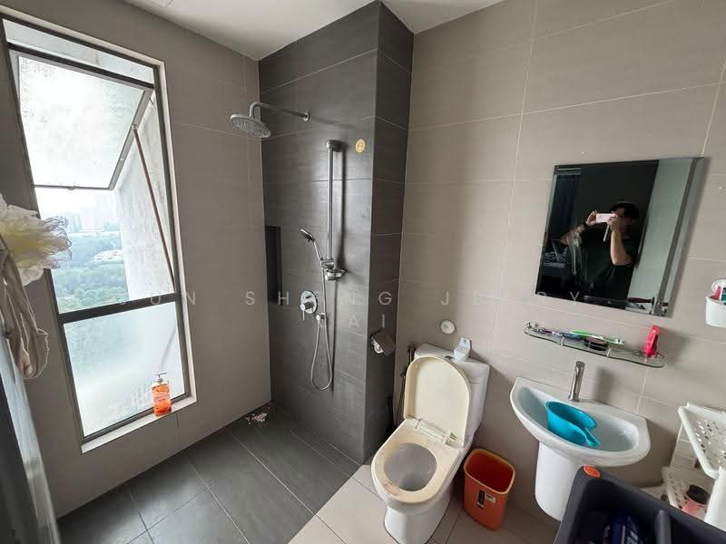 Kediaman Servis untuk Disewa di Cybersquare - Jun Sheng Jerry Lai - Bathroom - PropertyGuru.com.my