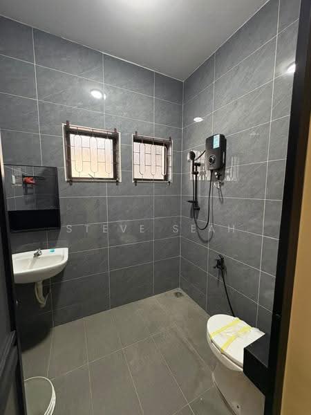 Semi-Detached House for Rent in Johor Bahru (Johor) - Steve Seah - Bathroom - PropertyGuru.com.my