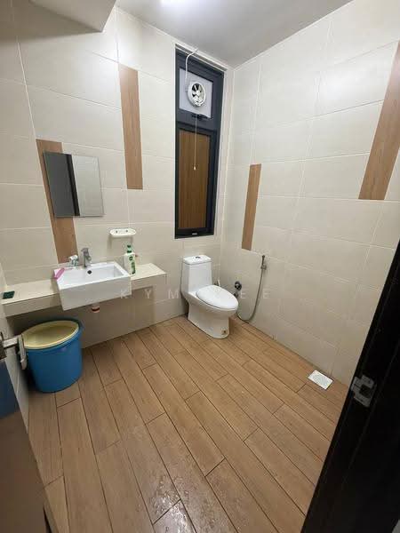 Service Residence for Sale at 8Scape Residence @ Sutera - Kym Kee - Bathroom - PropertyGuru.com.my